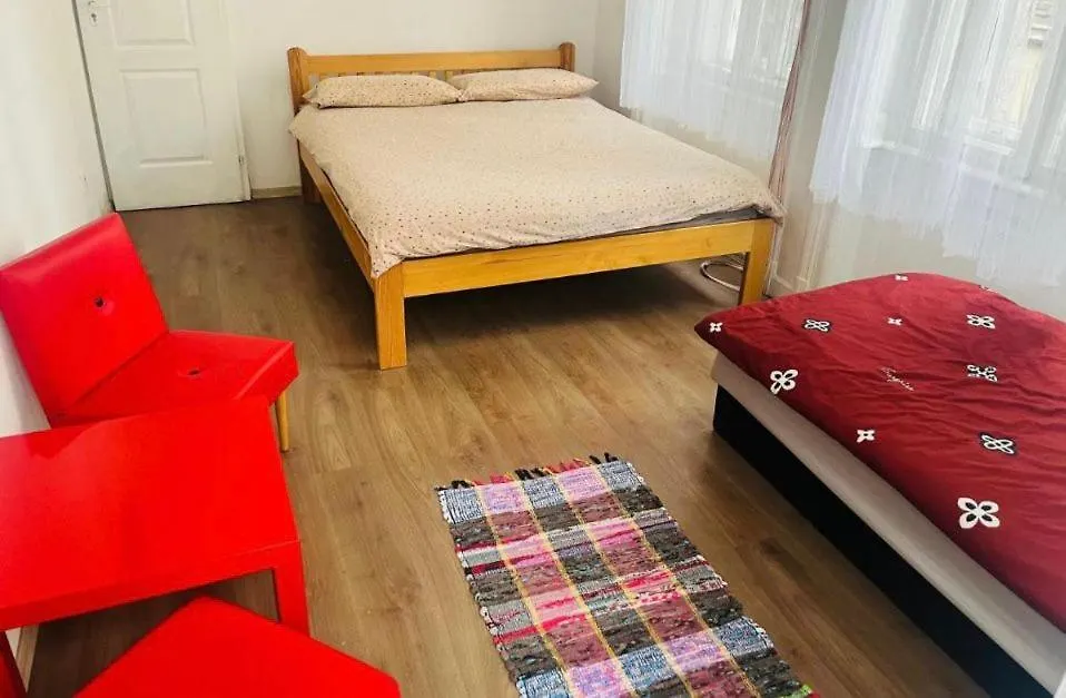 Ejjeli Majom Hostel Budapest Hungary